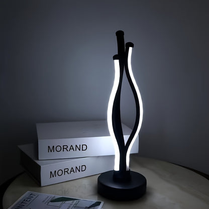 THREE CLAW TABLE LAMP